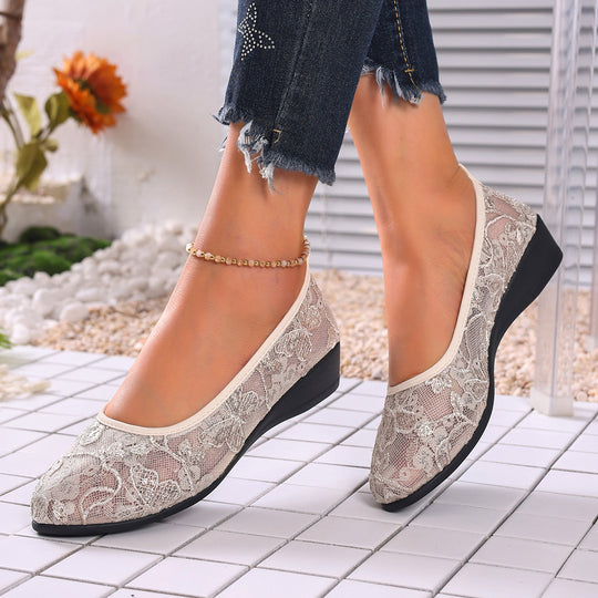 Damen Ballerinas mit filigranem Spitzenbesatz und rutschfester Sohle R&B