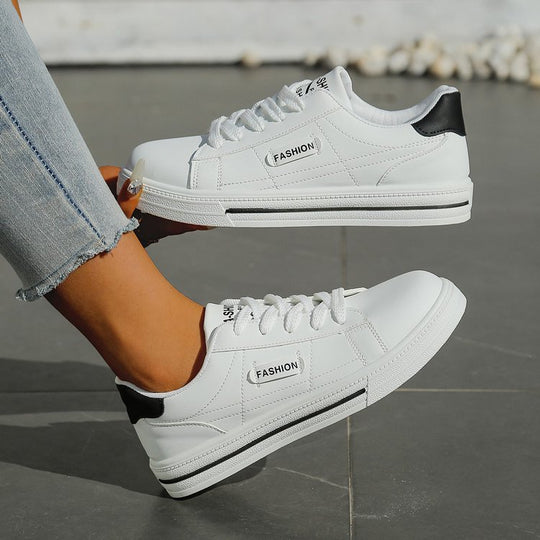 Damen Sneakers mit klassischem Design und modischem Akzent R&B
