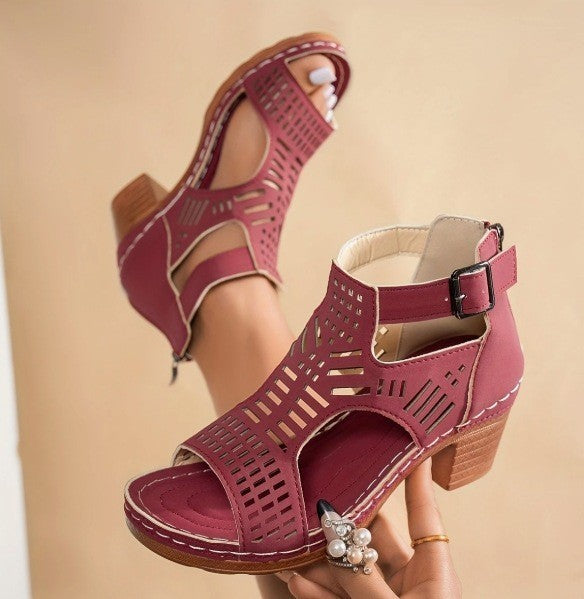 Damen trendige Sandalen mit durchbrochenem Design und Holz-Elementen R&B