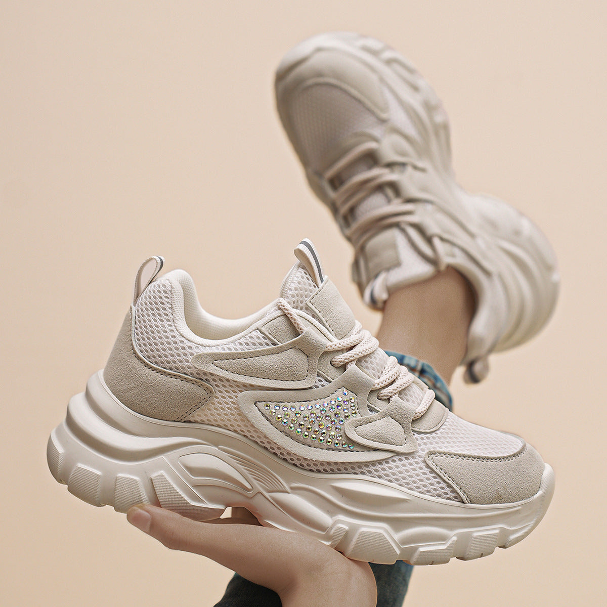 Damen Sportliche Sneakers mit reflektierenden Akzenten und atmungsaktiver Konstruktion