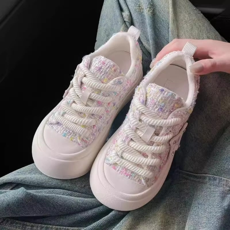 Damen Elegante und bequeme Sneakers mit glitzerndem Sternen-Detail
