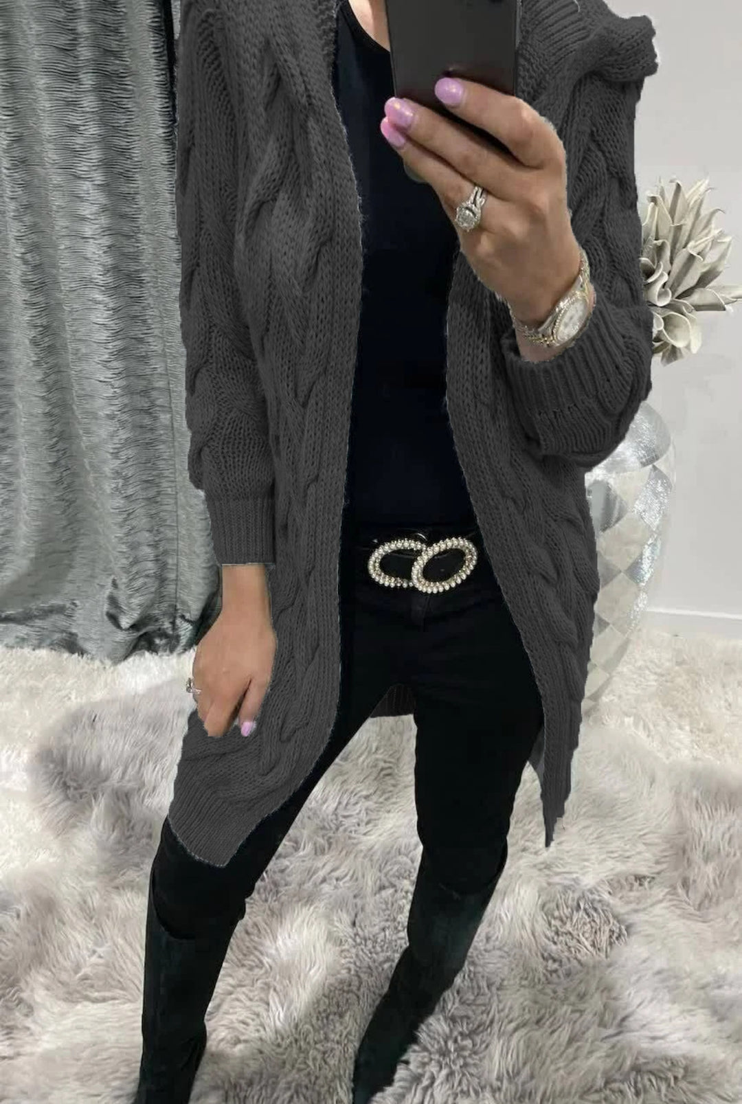 Damen Lange Strickjacke mit hochwertigem Zopfmuster und lässigem Schnitt R&B