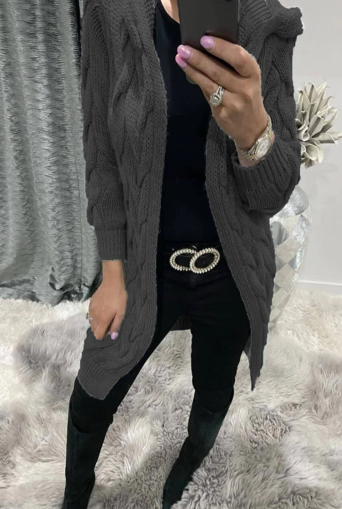 Damen Lange Strickjacke mit hochwertigem Zopfmuster und lässigem Schnitt