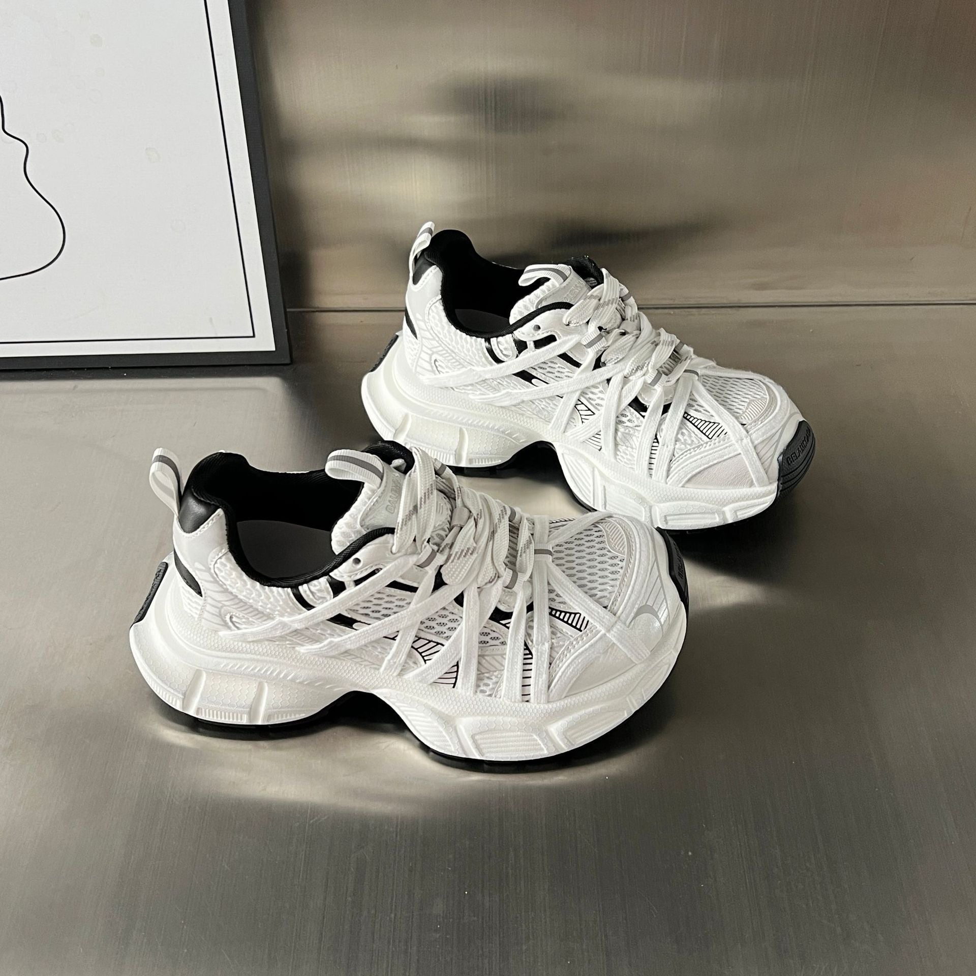 Damen Sportliche Sneakers mit innovativer Schnürung und atmungsaktiver Mesh-Oberfläche R&B