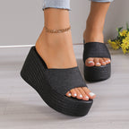 Damen Wedge-Pantoletten mit eleganter Textil-Oberfläche und komfortablem Fußbett