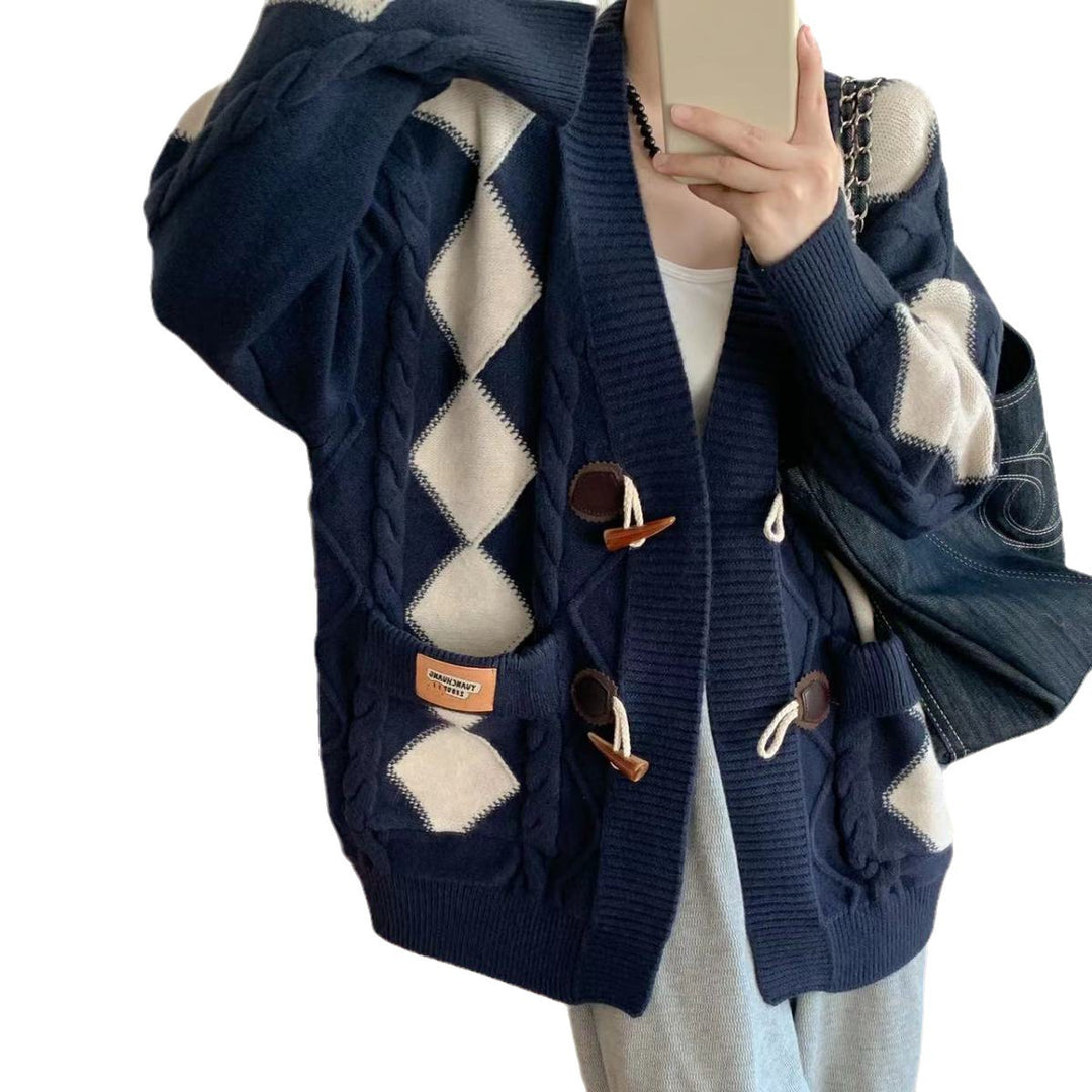 Damen Grob gestrickter Cardigan mit romantischem Rautenmuster und dekorativen Holzknöpfen R&B