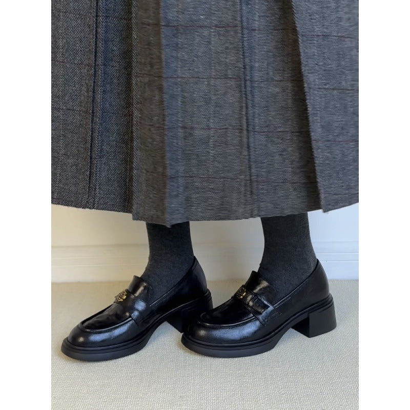 Damen Mokassins mit eleganter Schnallenverzierung und komfortablem Blockabsatz