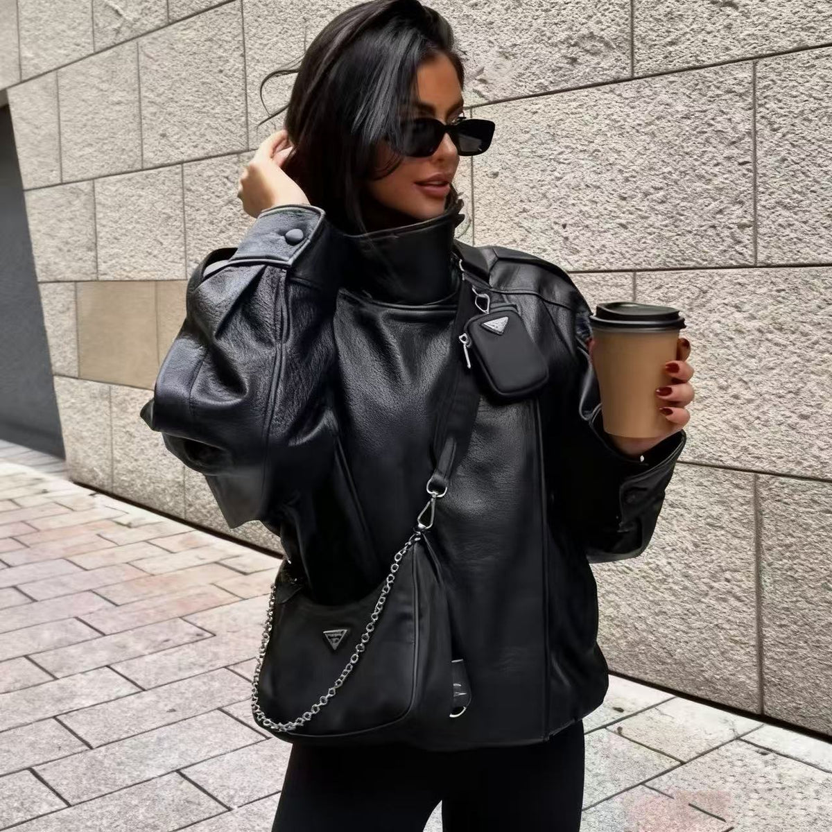 Damen nan oversize Kunstlederblouson mit hohem Stehkragen, asymmetrischer Druckknopfleiste, Schulterklappen und elastischem Saum R&B
