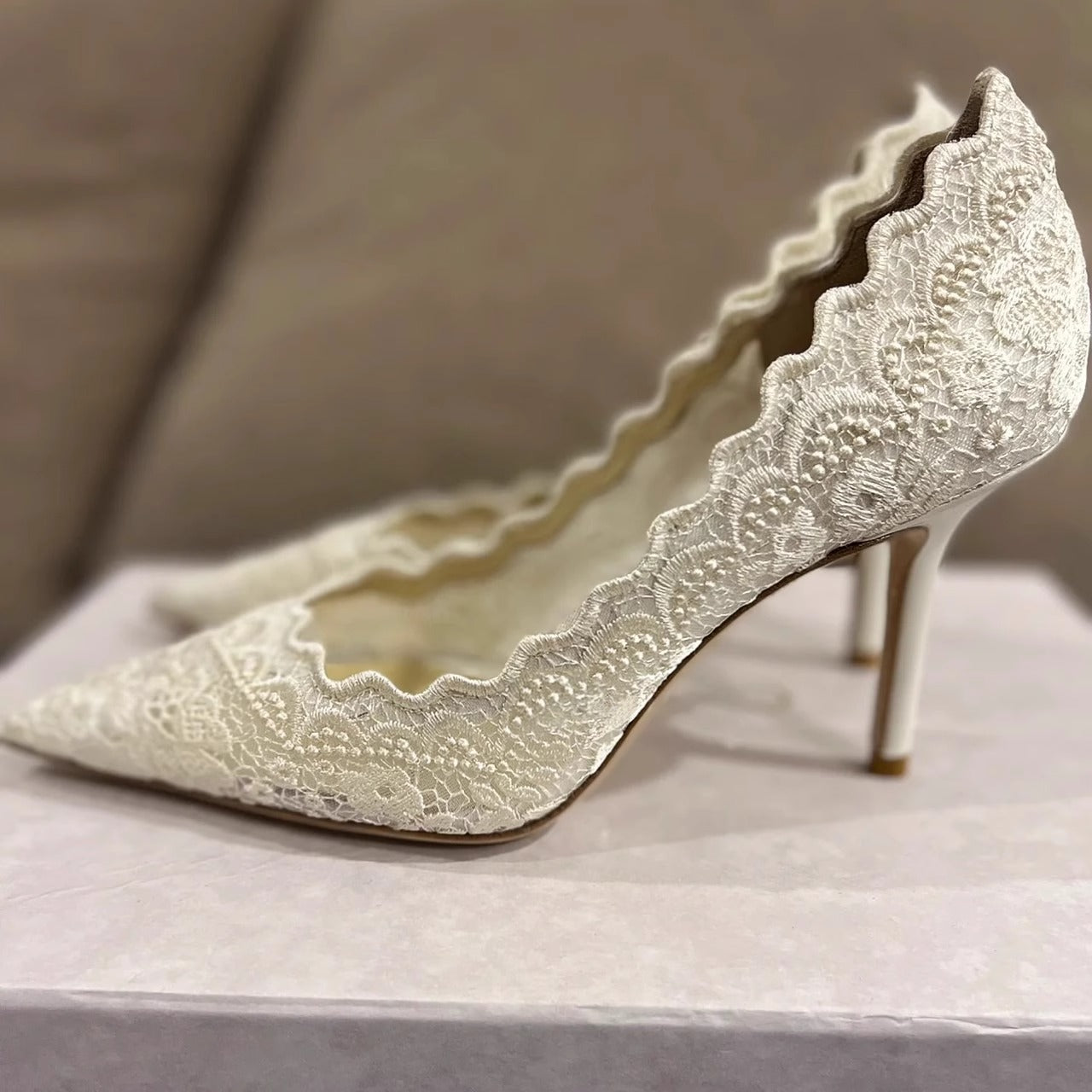 Damen eleganter spitzer High Heel Schuhe mit zartem Spitzen-Design R&B