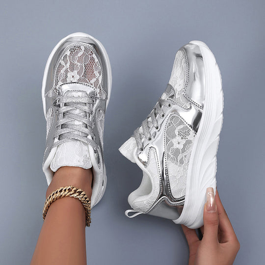 Damen Sneaker mit glänzendem Obermaterial und spitzenförmigem Design R&B