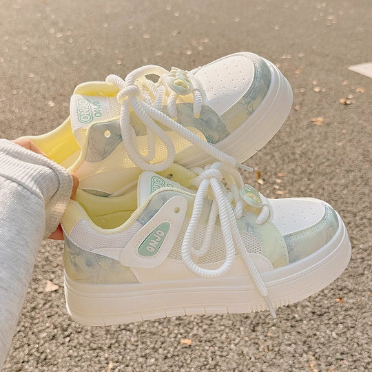 Damen Sportliche Plateau Sneakers mit atmungsaktiver Mesh-Oberfläche und modischen Details R&B