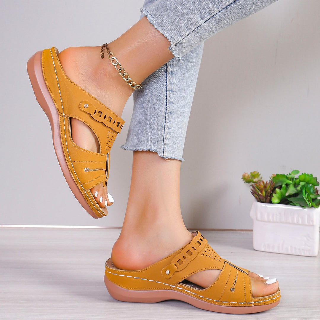 Damen Komfortable und luftige Pantolette mit modischem Schnitt R&B