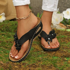Damen Blumengezierte Zehentrenner-Sandalen mit ergonomischem Fußbett