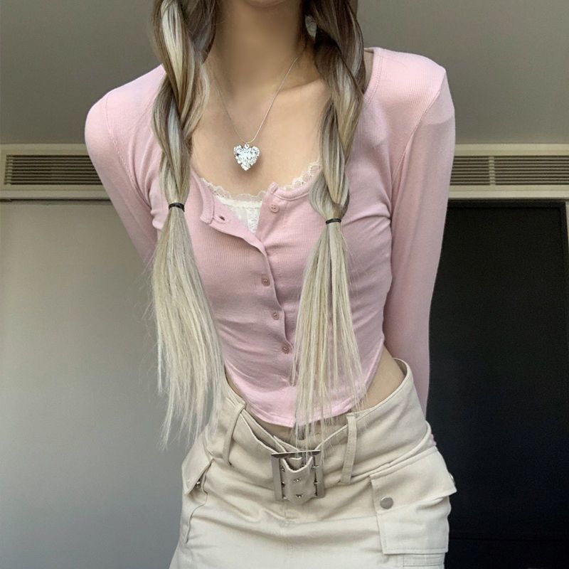 Damen Cropped Langarmshirt mit verspieltem Knopfleisten-Design und raffinierten Trägerdetails R&B