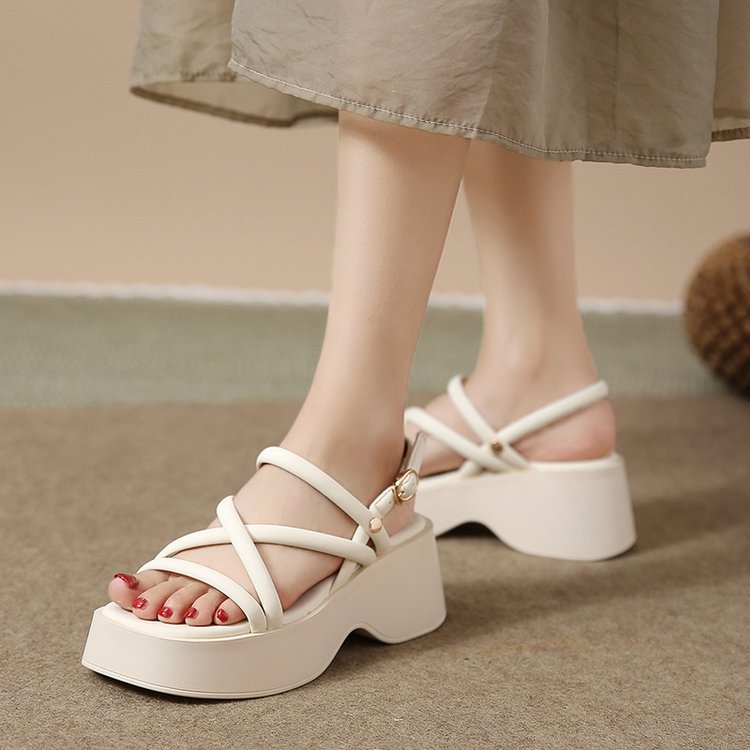 Damen Plateau-Sandalen mit elegantem Riemendesign R&B