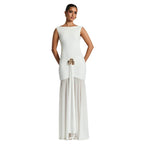 Damen elegantes bodenlanges Abendkleid mit raffinierten Fältchen und dekorativer Brosche R&B