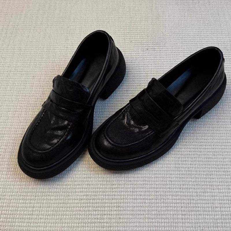 Damen modische Loafers mit robustem Blockabsatz und glänzender Lederoberfläche R&B