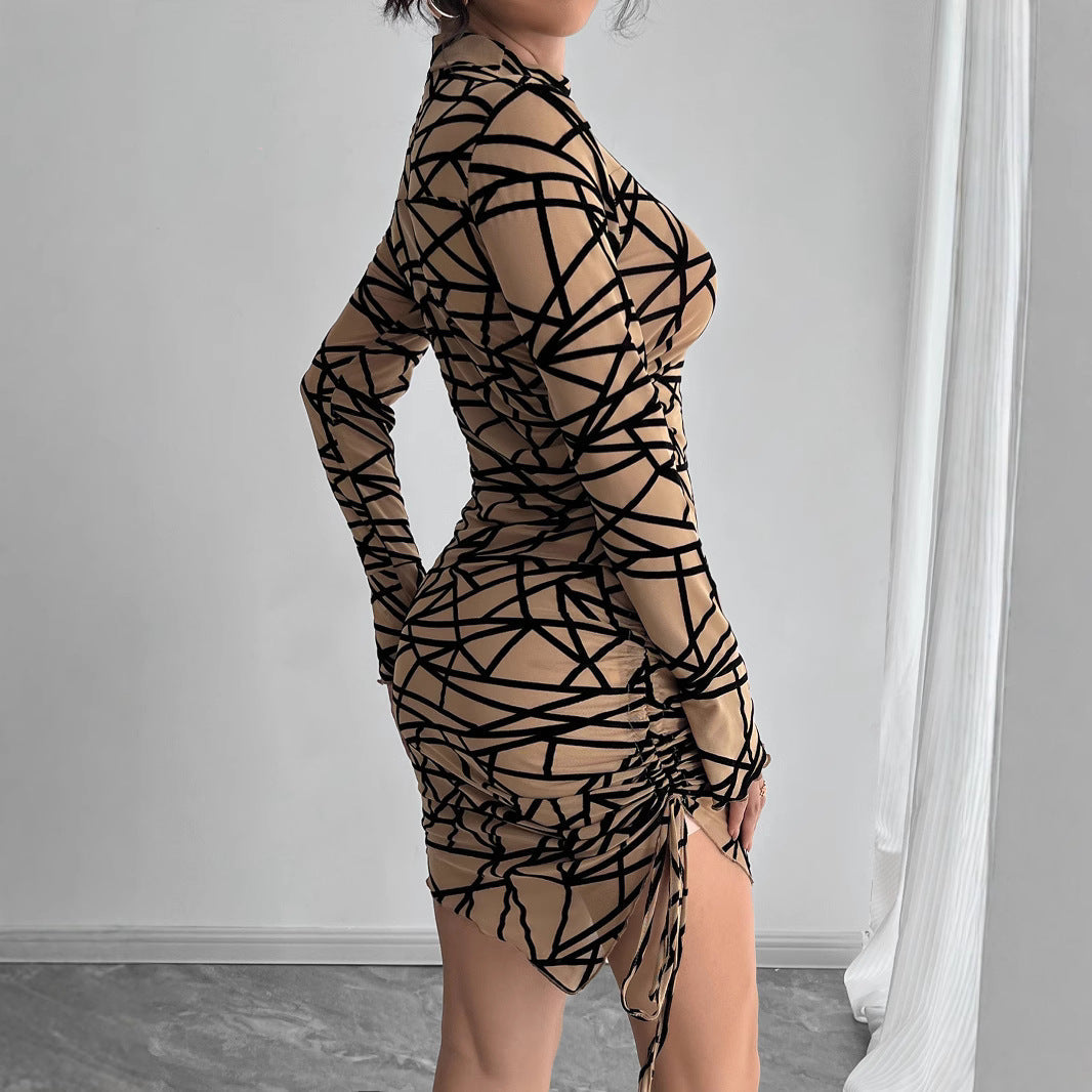 Damen nan figurbetontes transparentes Langarm Minikleid mit Rollkragen und seitlicher Raffung R&B