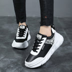 Damen nan urbaner voluminöser Sneaker mit weichem Kunstfellfutter, gepolstertem Einstieg und markanter Profilsohle R&B