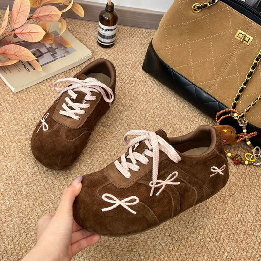 Damen Bequeme Sneakers aus hochwertigem Wildleder mit dekorativen Schleifen R&B