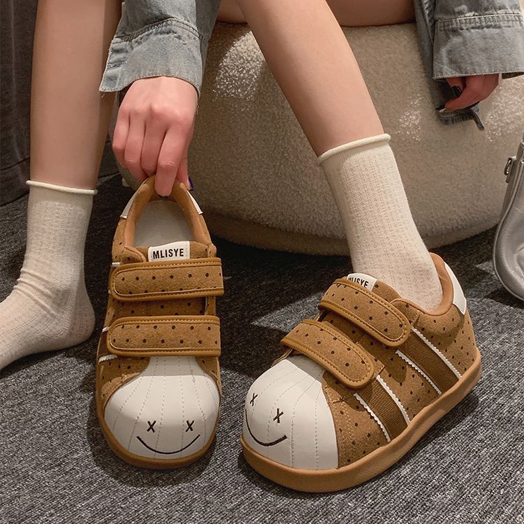 Damen Sneakers mit breiten Klettverschlüssen und lässigem Design