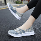 Damen Slip-On Sneakers mit atmungsaktiver Gewestruktur