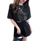 Damen Freizeit-Set mit cropped Oberteil und Shorts im lässigen Stil