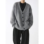 Herren Grobstrickjacke mit praktischen Taschen und stylischem Design
