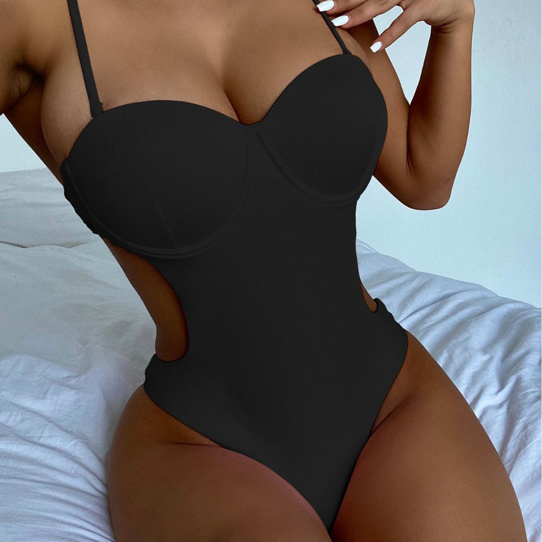 Damen Einteiler Badeanzug mit verführerischen Cut-Outs und Komfort R&B