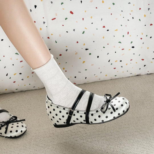 Damen Ballerinas mit komfortablem Fußbett und dekorativem Riemen R&B