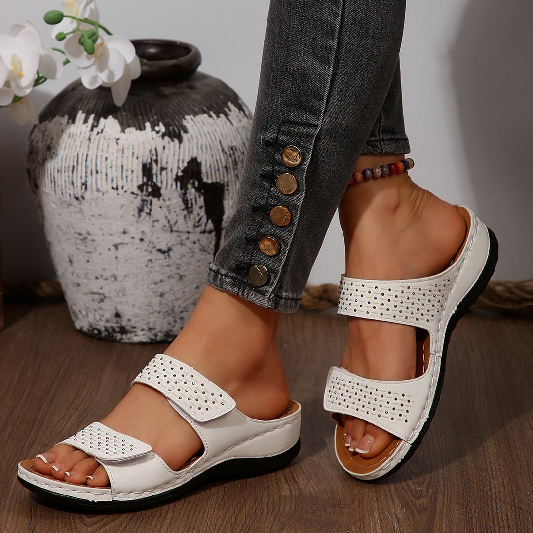 Damen Riemensandalen mit perforierter Oberfläche und komfortablem Fußbett R&B