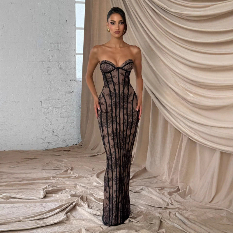 Damen Elegantes Spitzenabendkleid mit taillierter Silhouette und satinierter Unterlage R&B
