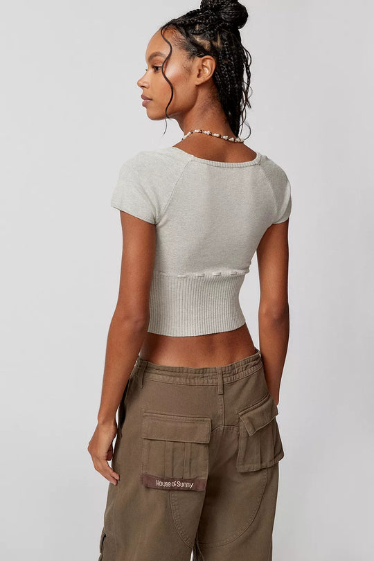 Damen Cropped Strickoberteil mit variabler Schnürung und tiefem Ausschnitt R&B