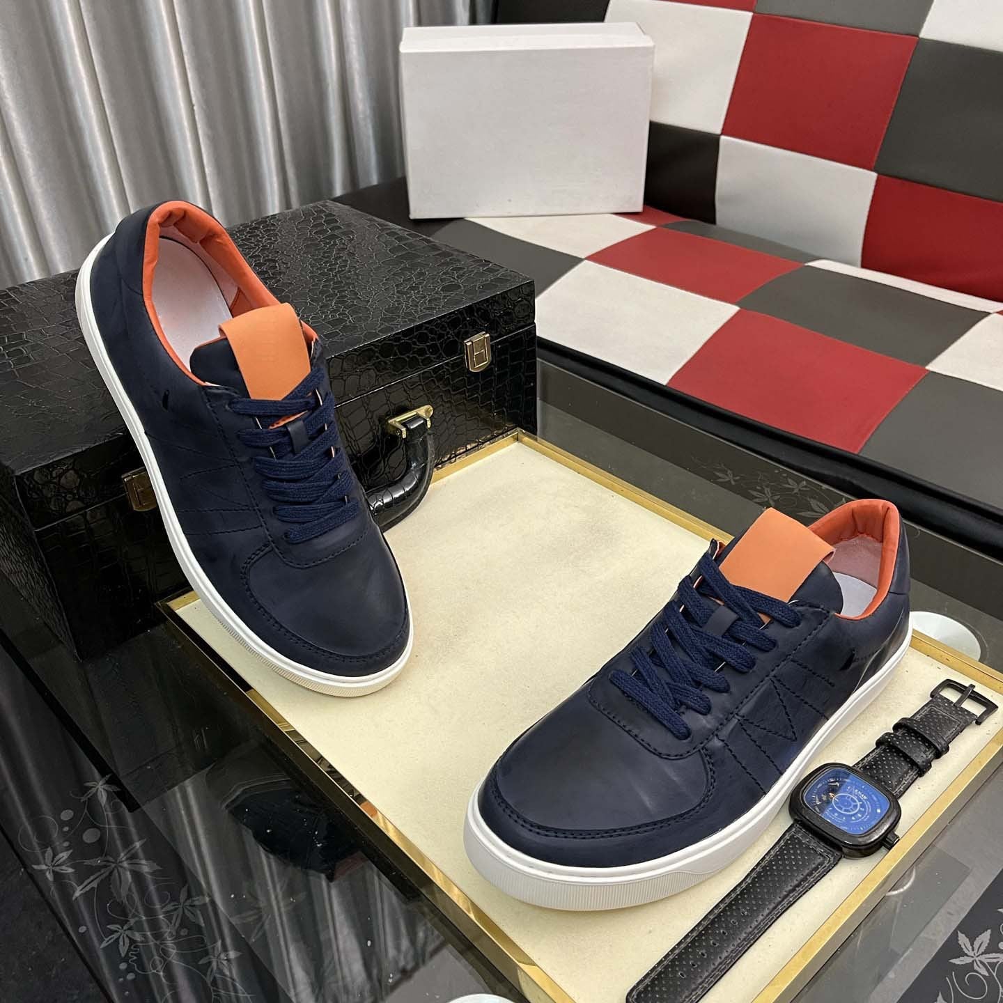 Herren lässige Leder Sneakers mit modischen Akzenten von R&B