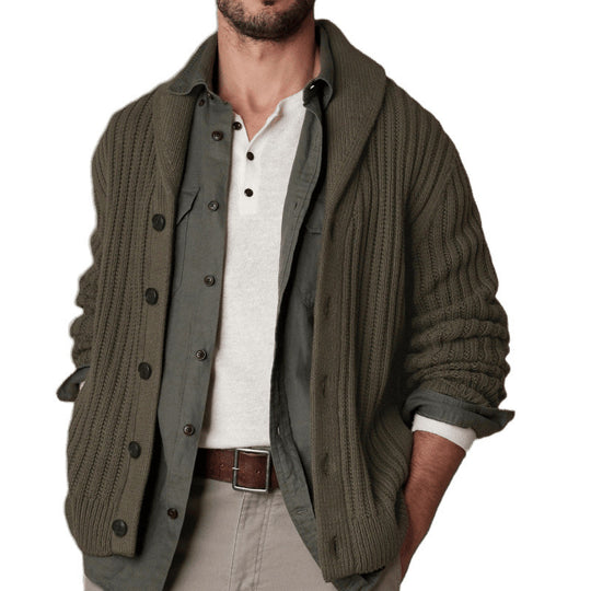 Herren Strickjacke mit modernen Zopfmuster und klassischem Umlegekragen R&B