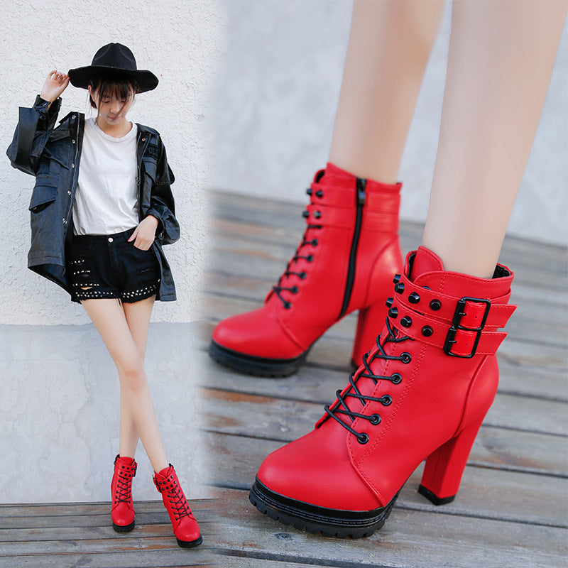 Damen Stiefeletten mit modischem Riemen und robustem Profilsohle R&B