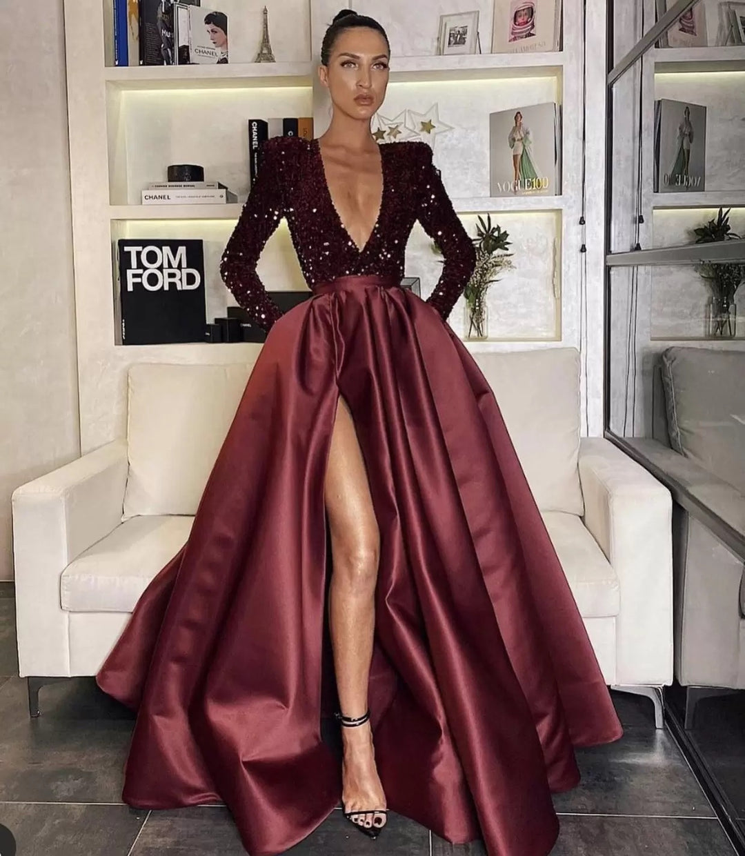 Damen Glamouröses Abendkleid mit tiefem V-Ausschnitt und hochgeschnittenem Rock R&B