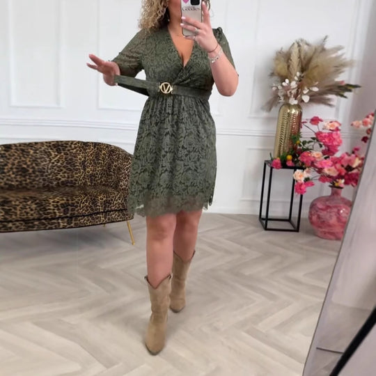 Damen nan tailliertes Spitzenkleid mit V-Ausschnitt, Empirenaht und metallischem Ziergürtel R&B