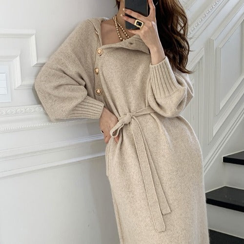 Damen Strickkleid mit Rollkragen und eleganten Knopfdetails R&B