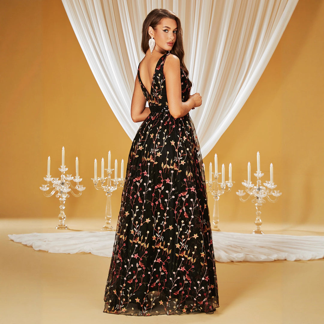 Damen Maxikleid mit floralem Stickdesign und tiefem V-Ausschnitt R&B