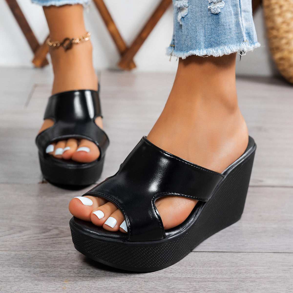 Damen Wedge-Pantoletten mit modischem Cut-Out-Design und rutschfester Sohle R&B