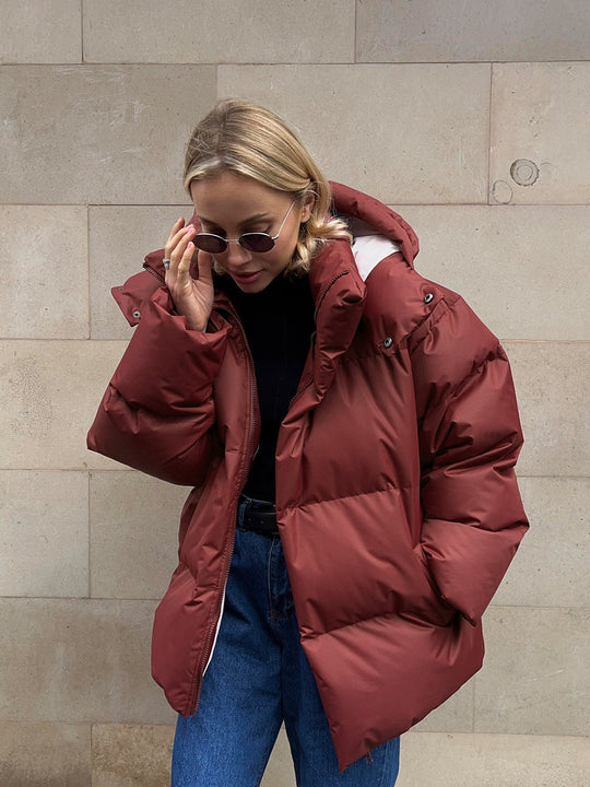 Damen sportliche Daunenjacke mit hohem Kragen und voluminösem Schnitt R&B
