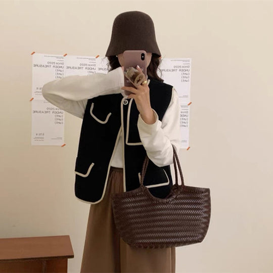 Damen Stilvolle Weste mit kontrastierenden Taschen und Knopfdetails R&B