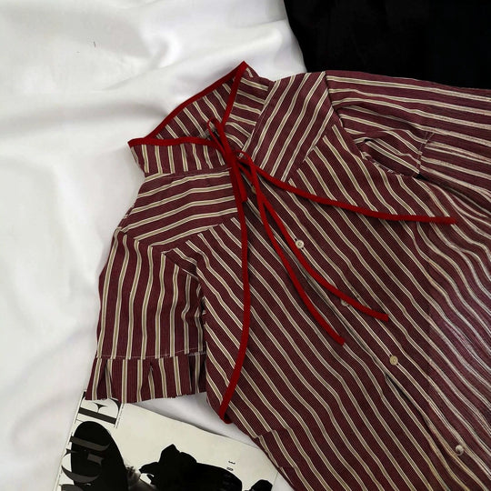 Damen Modische Bluse mit hochgeschlossenem Kragen und dekorativen Rüschen R&B
