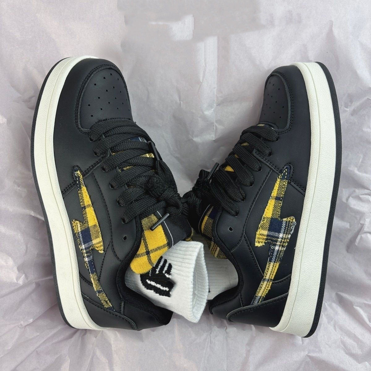 Damen Sportliche Sneakers mit grafischem Design
