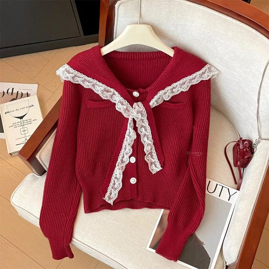Damen Strickjacke mit Rüschen-Halsband und dekorativen Knöpfen R&B