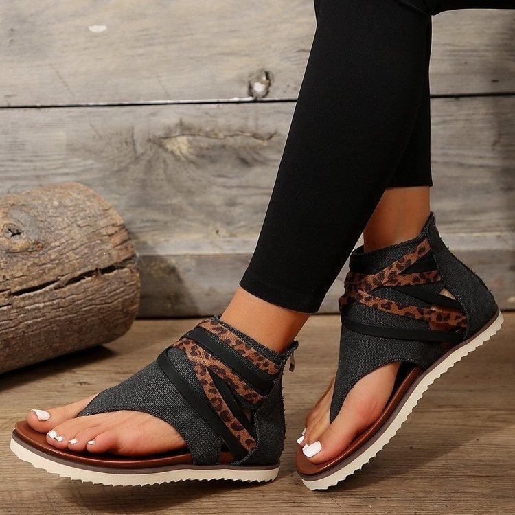 Damen modische Riemchensandalen mit leichten Cut-Outs und tierischem Design R&B