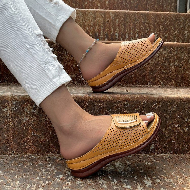 Damen Offene Clogs mit atmungsaktiver Lochstruktur und sicherem Riemendesign R&B
