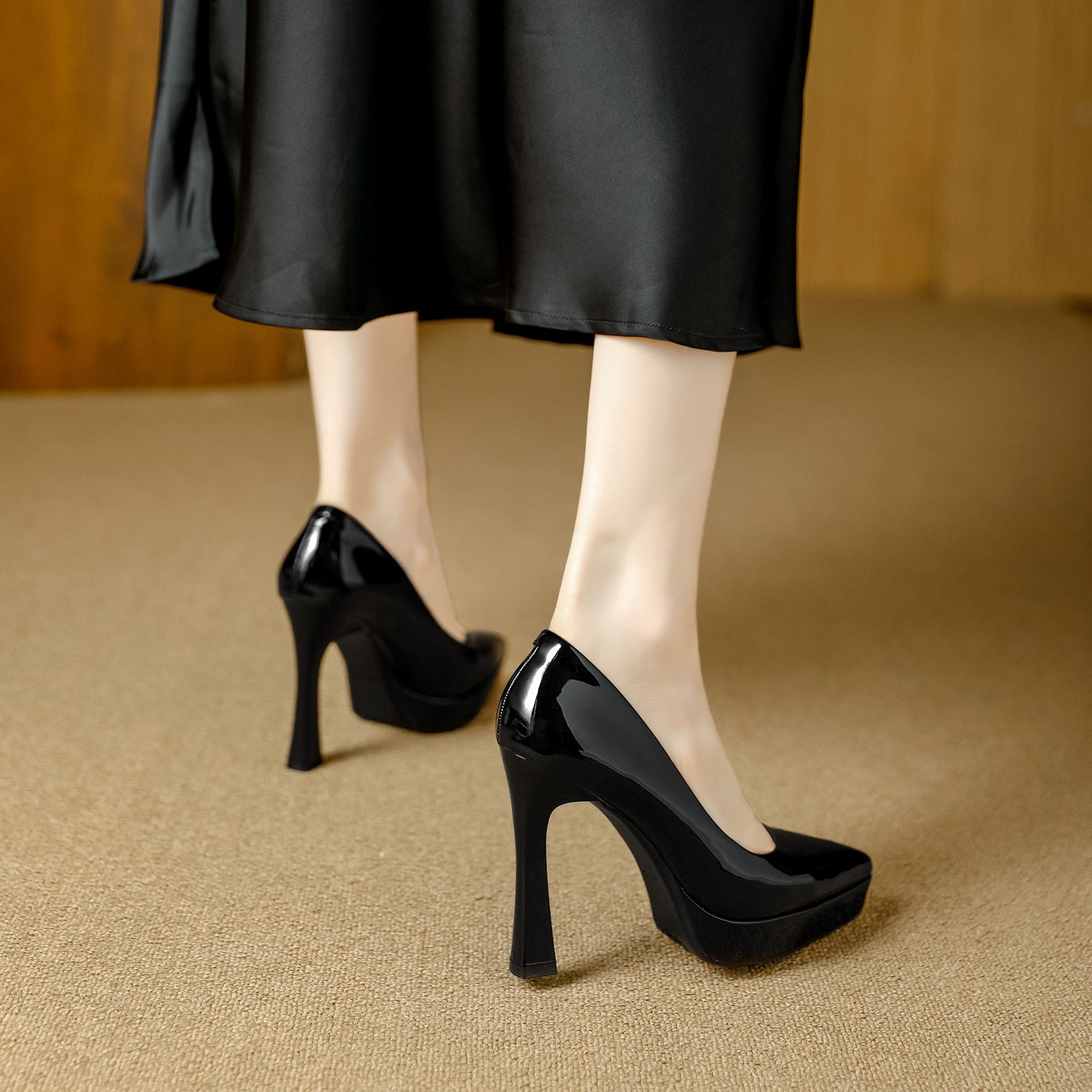 Damen Glamouröse High Heels mit Plateau und spitz zulaufendem Design