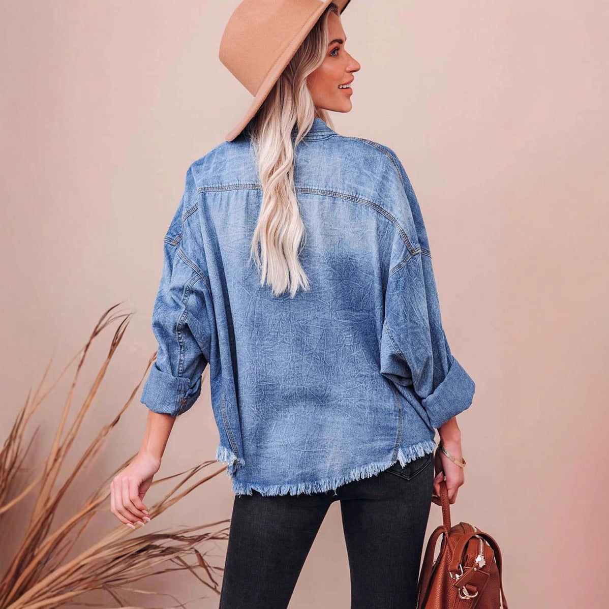 Damen Oversized Jeanshemd mit praktischen Brusttaschen und lässigem Schnitt R&B
